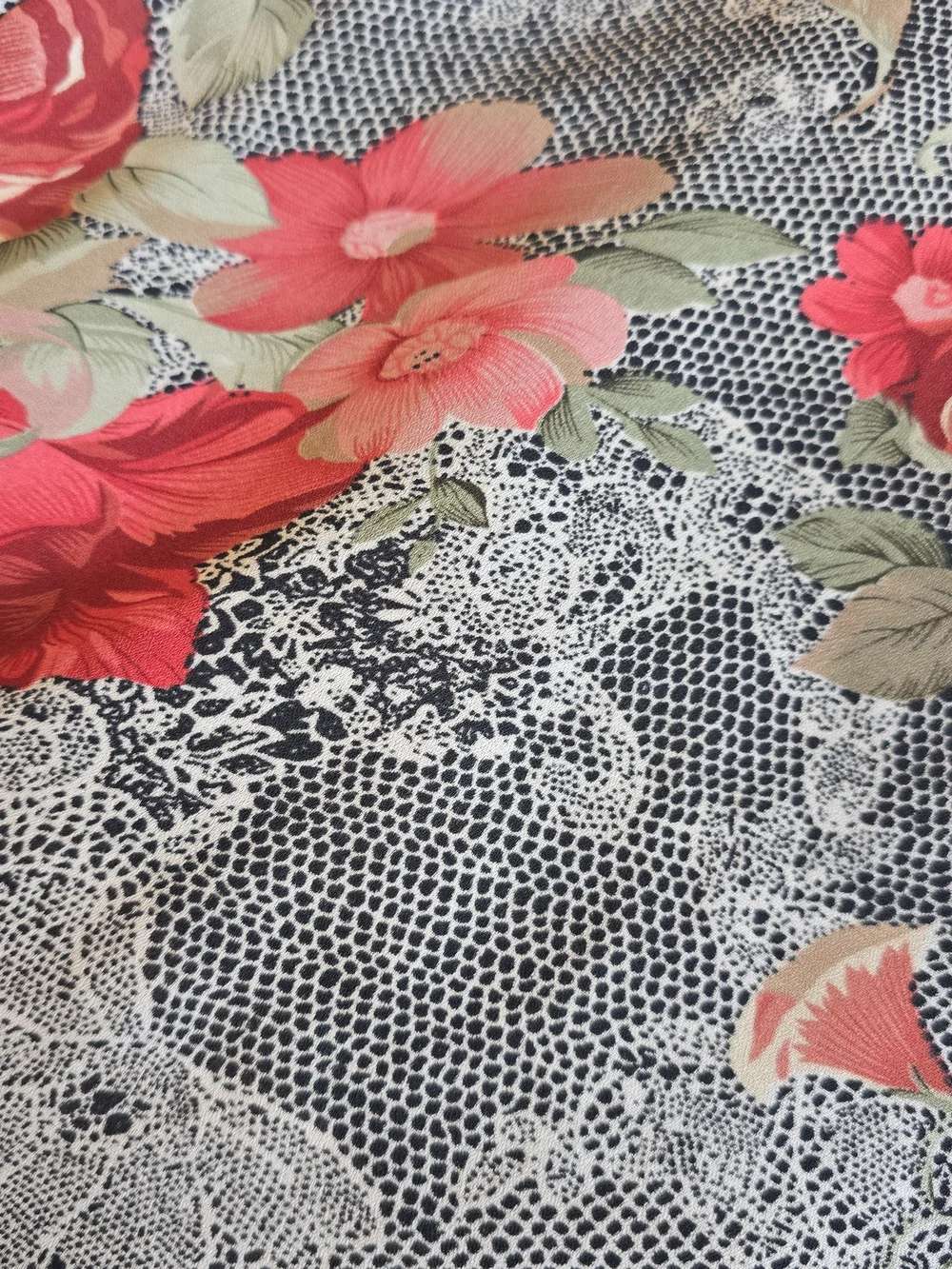 Vintage Dress Barn Floral A-Line Midi Skirt in Red and Cream, Size 1x